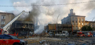 روسيا تشن هجمات جديدة بالصواريخ والمسيّرات على كييف وخاركيف