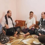 تنفيذية انتقالي حضرموت تعايد عدداً من أسر شهداء الجنوب بمدينة المكلا