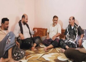 تنفيذية انتقالي حضرموت تعايد عدداً من أسر شهداء الجنوب بمدينة المكلا