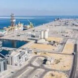 جريح وأضرار محدودة في هجوم بمسيّرتين على ميناء صلالة