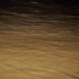 سيول مفاجئة تقطع الطريق الدولي في أحور