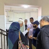 تدشين المخيم الطبي المجاني في مجمع القطيع الصحي بمديرية صيرة