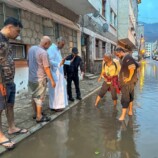 مبجر وبن جرادي يطّلعان على مواقع تصريف مياه الامطار وازالة الاضرار عقب الامطار التي شهدتها المديرية