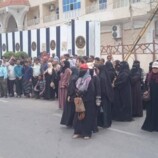 لليوم العاشر على التوالي.. الأمانة العامة تواصل وقفتها الاحتجاجية رفضاً لإغلاق مقرها بالعاصمة عدن