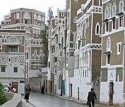 مقتل شيخ قبلي وامرأتين بهجوم مسلح في صنعاء