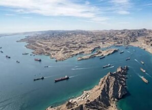 بعد هرمز.. إيران تلوّح بورقة “باب المندب” عبر الحوثيين