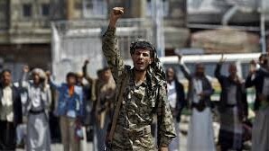 الحوثيون بين الاستقلالية والانصياع.. كيف تحرك طهران ذراعها في اليمن؟