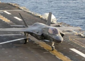 ما هي القوات الأمريكية المشاركة في حصار الموانئ الإيرانية؟