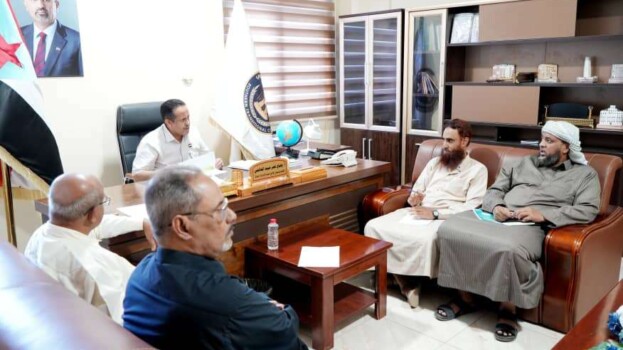 الحالمي يعقد اجتماعا بهيئة الفكر والإرشاد ويشدد على أهمية الوعي بالقيم الوطنية والدينية الوسطية
