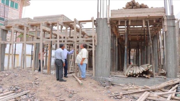 مدير عام خورمكسر يطّلع على تقدم العمل في مشروع فصول جديدة بثانوية عبدالباري للبنات