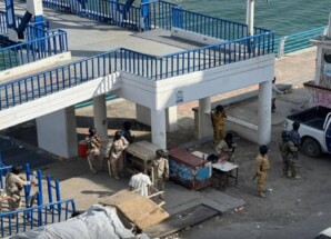 #عاجل.. القوات المدعومة سعوديًا تغلق جسر الشهيدين بارجاش وبن همام في محاولة لمنع الحشود السلمية المشاركة في فعالية المكلا.