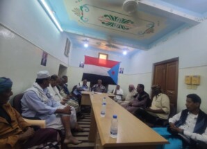 رئيس انتقالي شبام يُفنّد التقارير المضللة: لقاءاتنا مؤسسية وعلنية