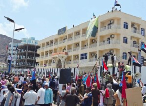 الحشود الجنوبية تعيد فتح مقر الأمانة العامة بجولدمور