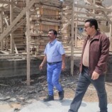 مدير عام المنصورة يتفقد الأعمال الإنشائية بمشروع بناء مدرسة الفقيد قاسم الحوثري في بلوك ( 12 )