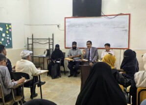 اجتماع عمادة كلية اللغات والترجمة بجامعة عدن مع أعضاء الهيئة التدريسية لمناقشة الإجراءات النهائية للتقديم لنيل الاعتماد الأكاديمي