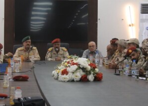 لقاء موسع لقيادة القوات البرية الجنوبية في العاصمة عدن