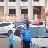 رجال المرور في عدن يطالبون بصرف مرتباتهم المتأخرة منذ أربعة أشهر