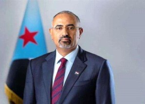 الرئيس الزُبيدي يعزّي الدكتور أمين الغزالي في وفاة والدته