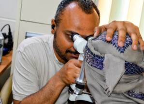 تدشين المخيم الجراحي المجاني للعيون في أحور