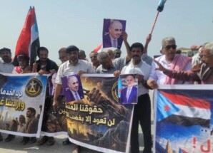 وقفة احتجاجية في المكلا تطالب بالإفراج عن المعتقلين