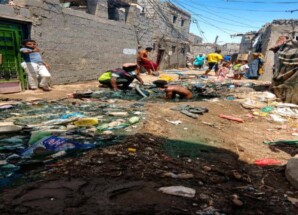 فرق الصرف الصحي بعدن تنفذ أعمال صيانة وفتح انسدادات واسعة بعدد من المديريات