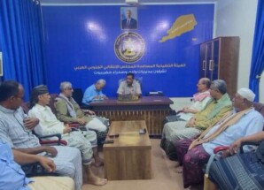 تنفيذية انتقالي وادي وصحراء حضرموت تناقش ترتيبات المخيمات الصيفية وبطولة رياضية لتعزيز مشاركة الشباب