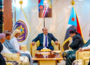 هرهرة يلتقي قيادة الاتحاد العام لقبائل الجنوب العربي ويؤكد أهمية التمسك بمدنية وحضارية العمل القبلي ويدين انتهاكات وادي حضرموت