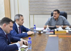 مدير أمن عدن يبحث مع مسؤول بالسفارة الروسية ترتيبات تأمين الانتخابات للرعايا الروس