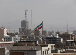 إيران تعلن مقتل 7 من «الحرس» في الضربات الأميركية